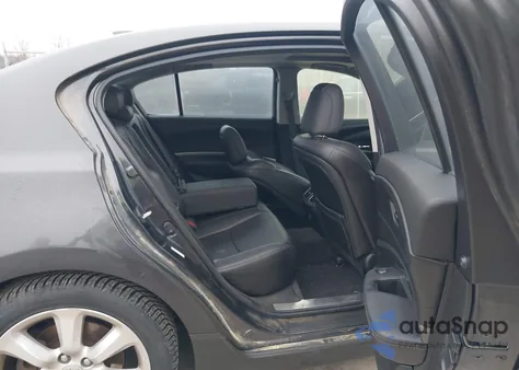 2014 Acura Rlx z USA, uszkodzony, nr VIN JH4KC1F38EC004129